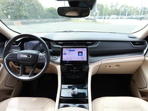 Certified 2022 Jeep Grand Cherokee L Limited image 34