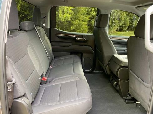 Used 2023 Chevrolet Silverado 1500 LT AWD/4WD image 32