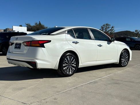 New 2025 Nissan Altima 2.5 SV image 3