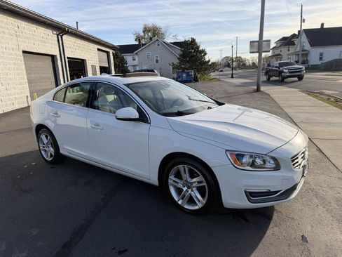 Used 2014 Volvo S60 T5 image 6