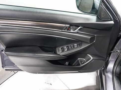 Used 2018 Honda Accord Sport image 21