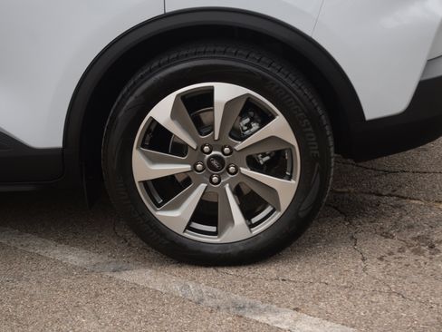 Used 2025 Ford Escape Platinum w/ Premium Technology Package image 27