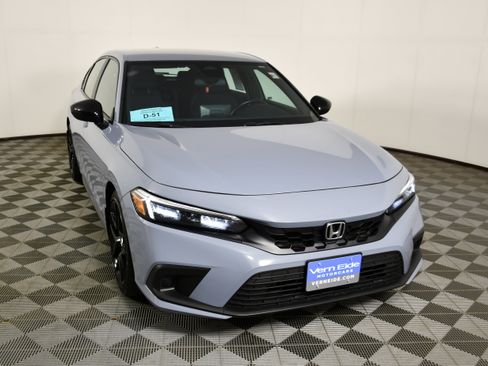 Used 2024 Honda Civic Sport image 3