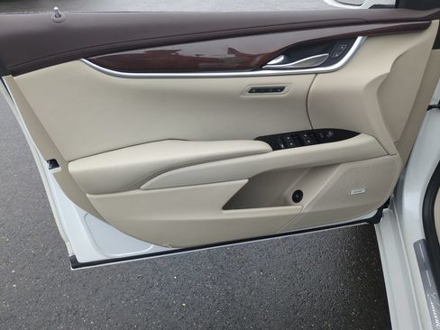 Certified 2016 Cadillac XTS Luxury w/ Driver Awareness Package FWD image 20