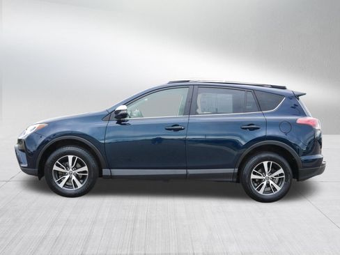 Used 2018 Toyota RAV4 XLE AWD/4WD image 4