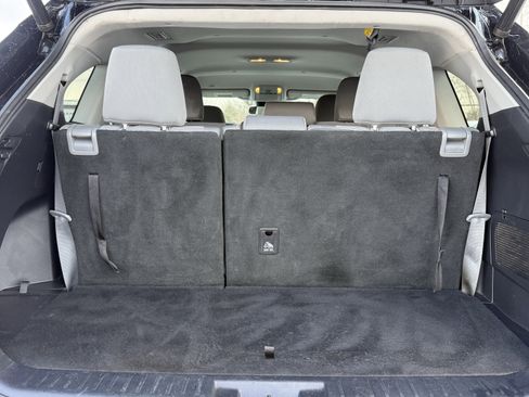 Used 2020 Toyota Highlander LE image 33