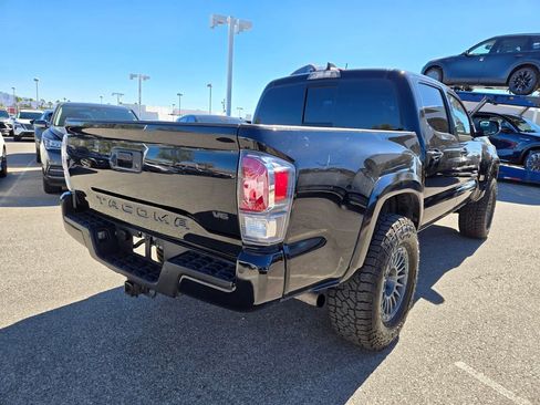 Used 2021 Toyota Tacoma TRD Sport w/ Technology Package image 4