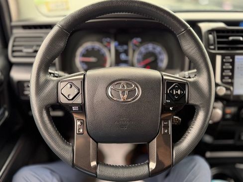 Used 2020 Toyota 4Runner Venture AWD/4WD image 12