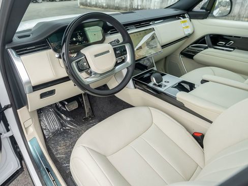 New 2026 Land Rover Range Rover SE image 11