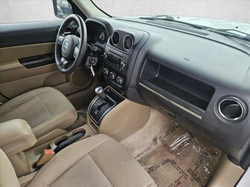 Used 2014 Jeep Patriot Sport FWD image 18