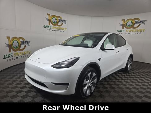 Used 2024 Tesla Model Y 2WD image 4
