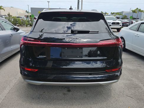 Used 2019 Audi e-tron Premium Plus w/ Cold Weather Package image 5