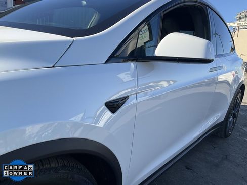 Used 2023 Tesla Model X image 98