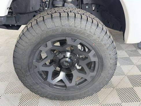 Used 2022 Ford F150 Lariat w/ Equipment Group 502A High AWD/4WD image 8