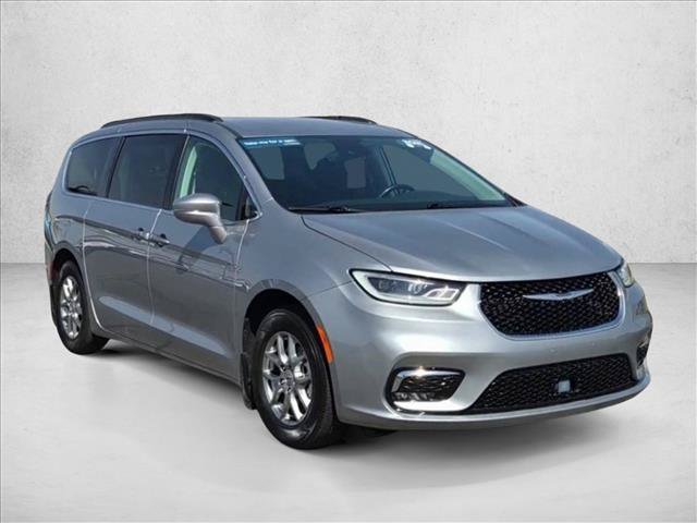 Used 2021 Chrysler Pacifica Touring w/ Cold Weather Group FWD image 2