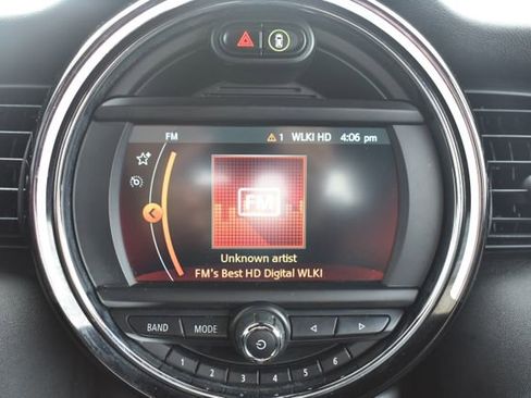 Used 2019 MINI Cooper S w/ Signature Upholstery Package FWD image 25