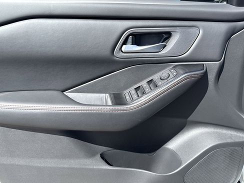 New 2026 Nissan Rogue SV image 18