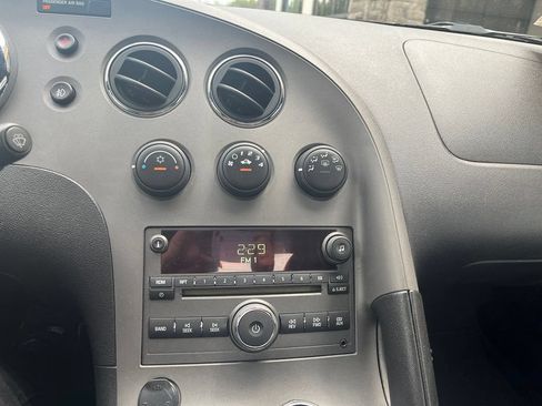 Used 2006 Pontiac Solstice Convertible w/ Premium Package RWD image 11