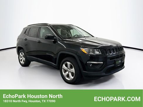 Used 2018 Jeep Compass Latitude w/ Popular Equipment Group AWD/4WD image 1