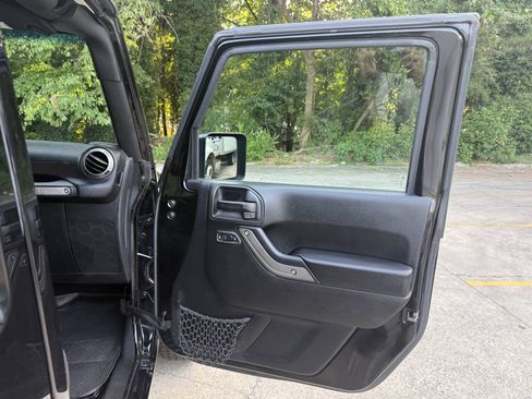 Used 2017 Jeep Wrangler Unlimited Sport w/ Quick Order Package 23S AWD/4WD image 34