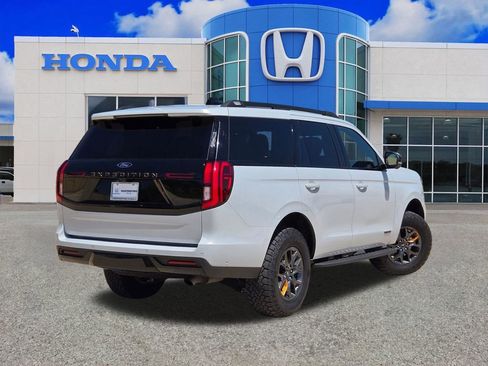 Used 2025 Ford Expedition Tremor AWD/4WD image 3