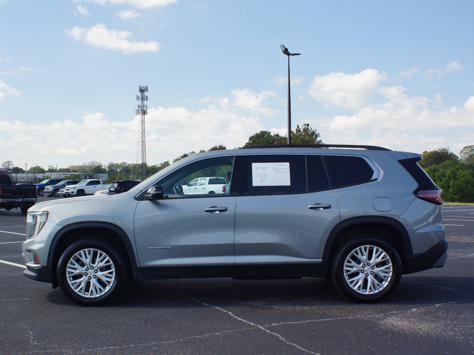 Used 2024 GMC Acadia Elevation AWD/4WD image 11