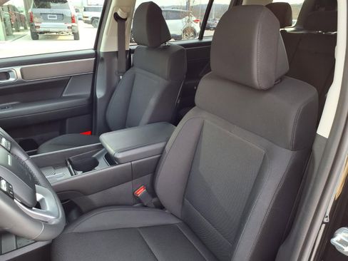 Certified 2025 Hyundai Santa Fe SE image 13