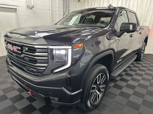 Used 2023 GMC Sierra 1500 AT4 w/ AT4 Premium Package image 4
