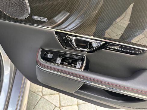 Used 2014 Jaguar XJ R LWB RWD image 83