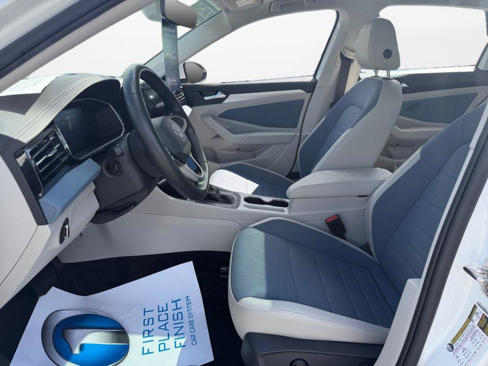 Certified 2026 Volkswagen Jetta SE FWD image 9