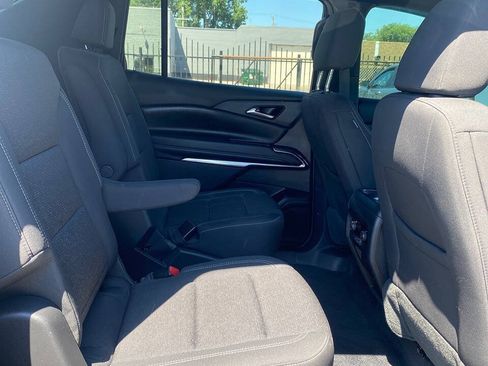 Used 2025 Chevrolet Traverse LT w/ Driver Confidence Package AWD/4WD image 6