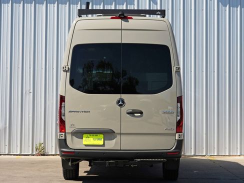Used 2023 Mercedes-Benz Sprinter 2500 image 13