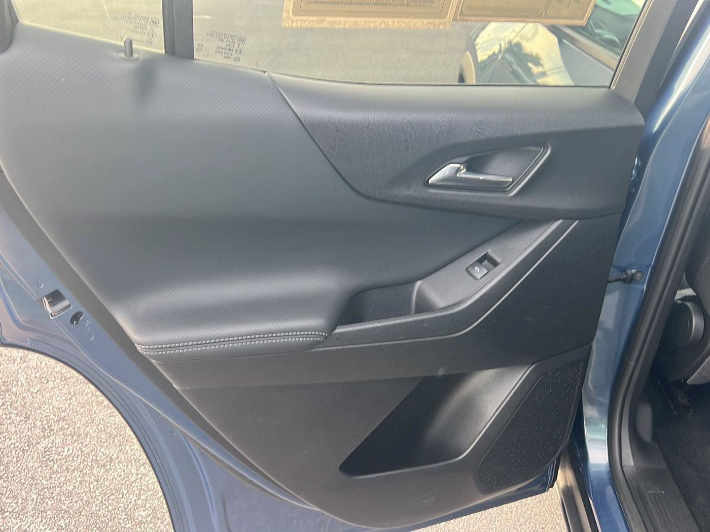 Used 2025 Chevrolet Equinox LT FWD image 17