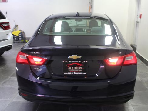 Used 2017 Chevrolet Malibu LT image 5
