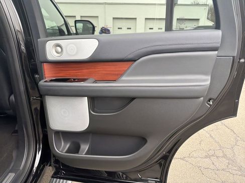 Certified 2024 Lincoln Navigator Reserve image 16
