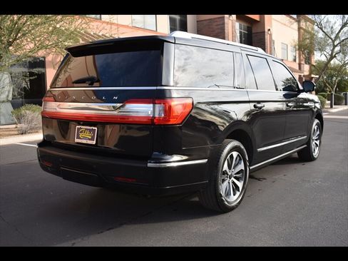 Used 2018 Lincoln Navigator L Select image 7