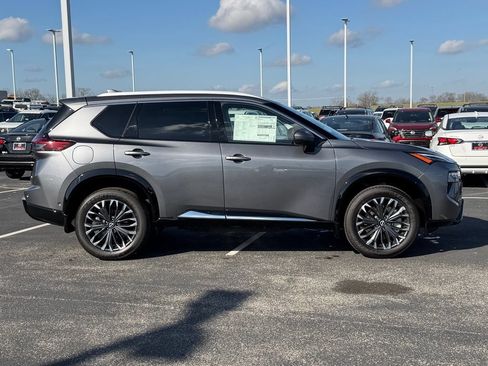 New 2026 Nissan Rogue Platinum w/ Tech Package AWD/4WD image 3