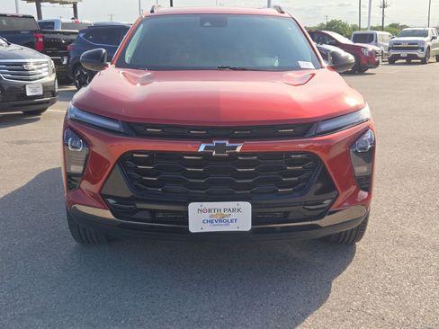 Used 2024 Chevrolet Trax ACTIV w/ Sunroof Package FWD image 8