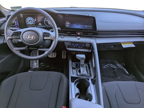 New 2025 Hyundai Elantra SEL image 27
