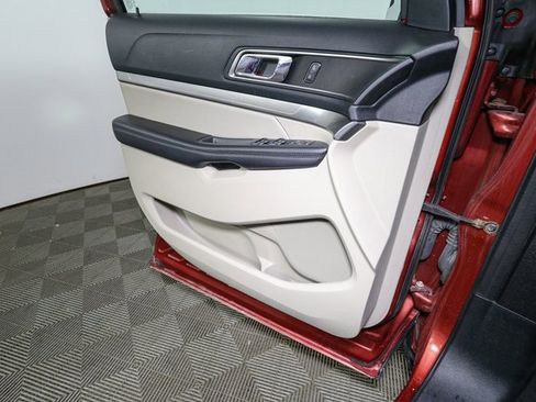 Used 2018 Ford Explorer XLT w/ Equipment Group 201A image 38