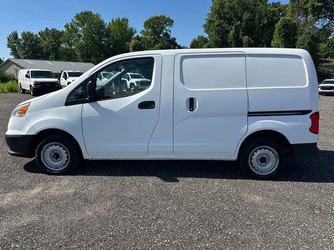 Used 2017 Chevrolet City Express LT w/ Technology Package FWD image 9