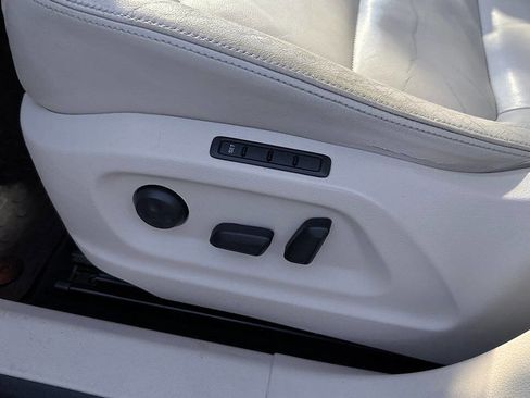 Used 2013 Volkswagen Tiguan SEL FWD image 28