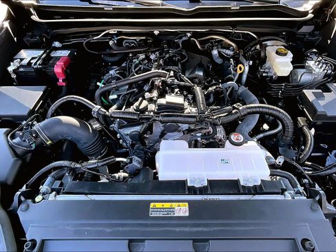 Used 2025 Toyota Tacoma TRD Sport AWD/4WD image 46