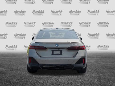 Used 2024 BMW i5 eDrive40i w/ Executive Package RWD image 9