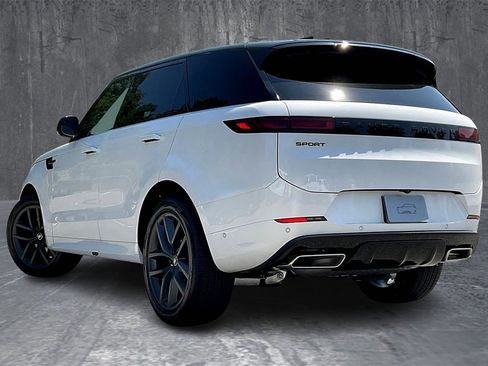 Used 2025 Land Rover Range Rover Sport Dynamic SE image 3