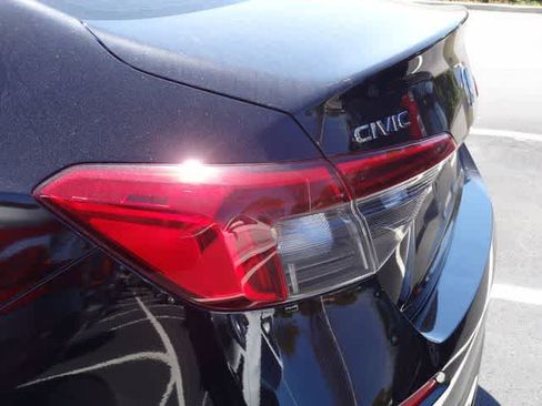 Used 2024 Honda Civic Sport image 17