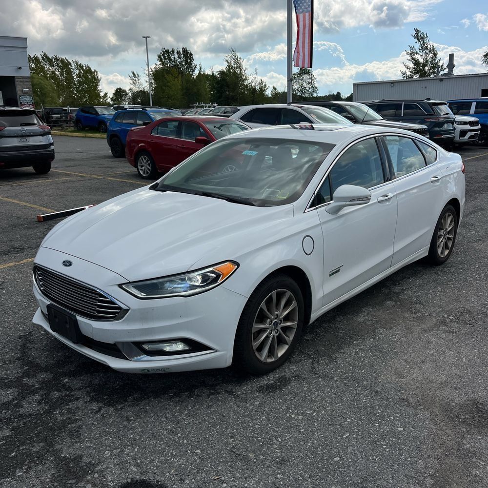 Used 2017 Ford Fusion Energi SE FWD image 2