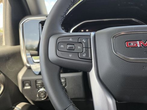 New 2026 GMC Sierra 2500 SLT w/ SLT Premium Package AWD/4WD image 17
