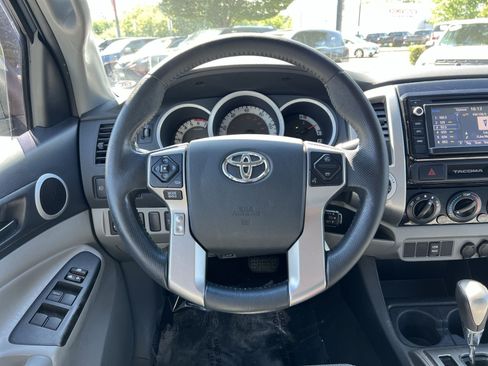 Used 2015 Toyota Tacoma 4x4 Double Cab w/ TRD Sport Package image 15