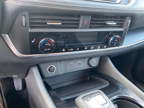 Used 2021 Nissan Rogue S image 12